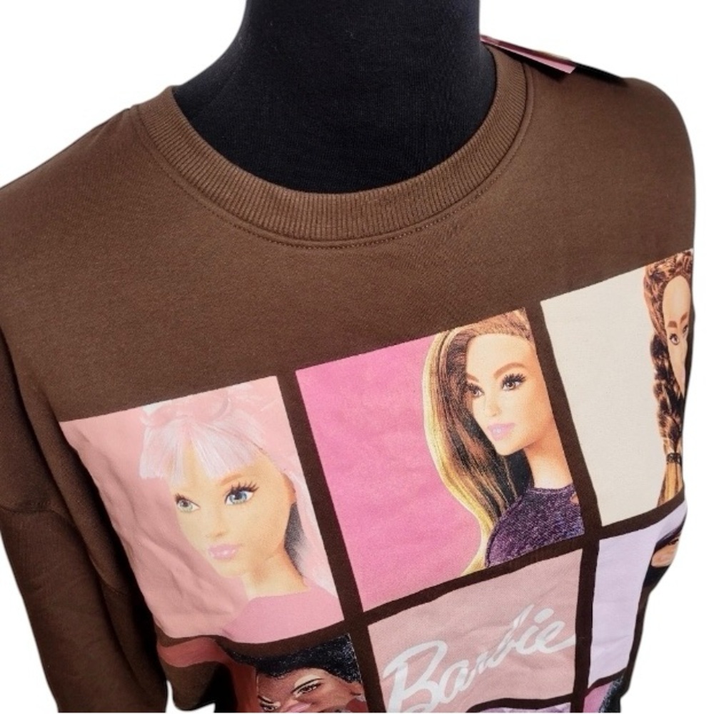 Barbie NWT Women's Squares Cozy Graphic Sweatshirt S, Brown Mattel Hybrid - Picture 4 of 16